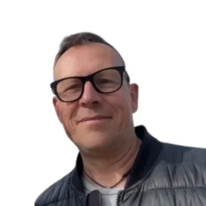 Lars P.